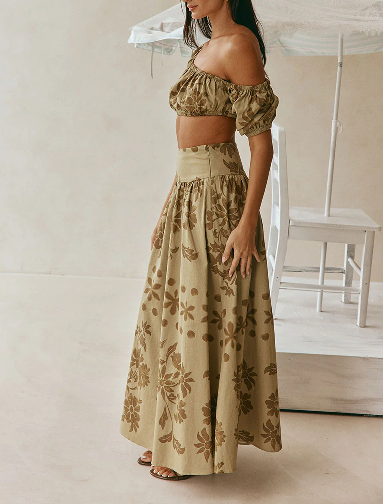 Effortless Green Floral Print Matching Set for Women with Off Shoulder Puff Sleeve Maxi Skirt